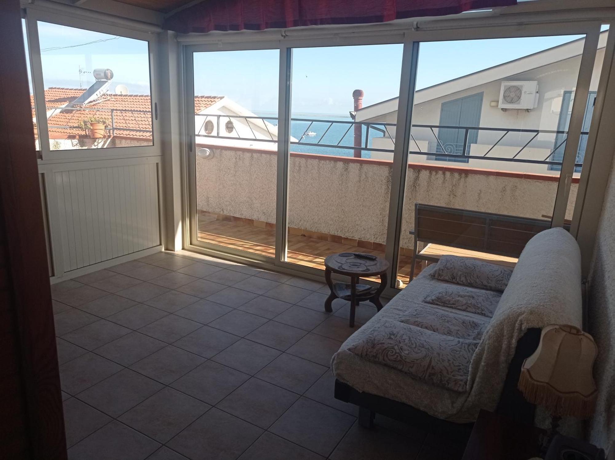 فيلا Mansarda Con Terrazzo Vista Mare أوليفيري المظهر الخارجي الصورة